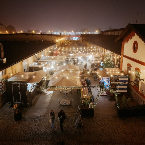 OPEN CALL / OTEVŘENÁ VÝZVA – Vánoční strom v Holešovické tržnici