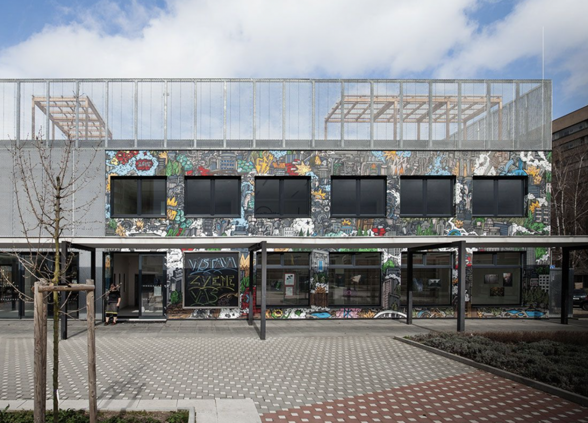 Realizace muralu pro komunitní centrum Jablonecká